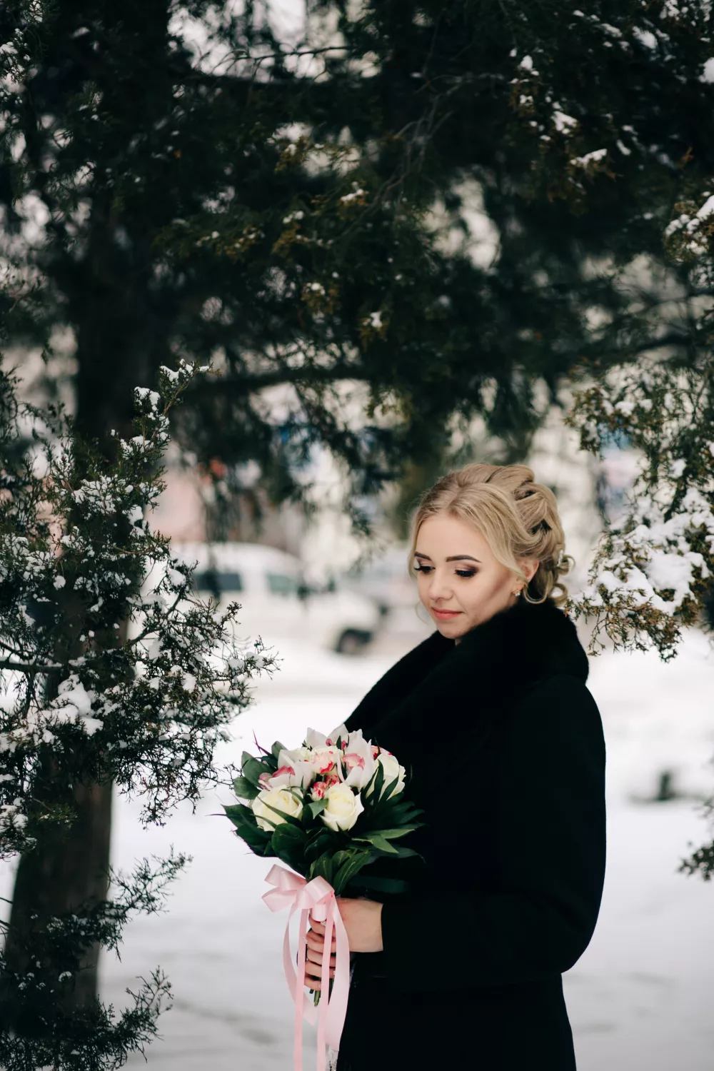 經典時尚黑色婚紗，特別適合於晚宴、冬季婚禮時穿著。